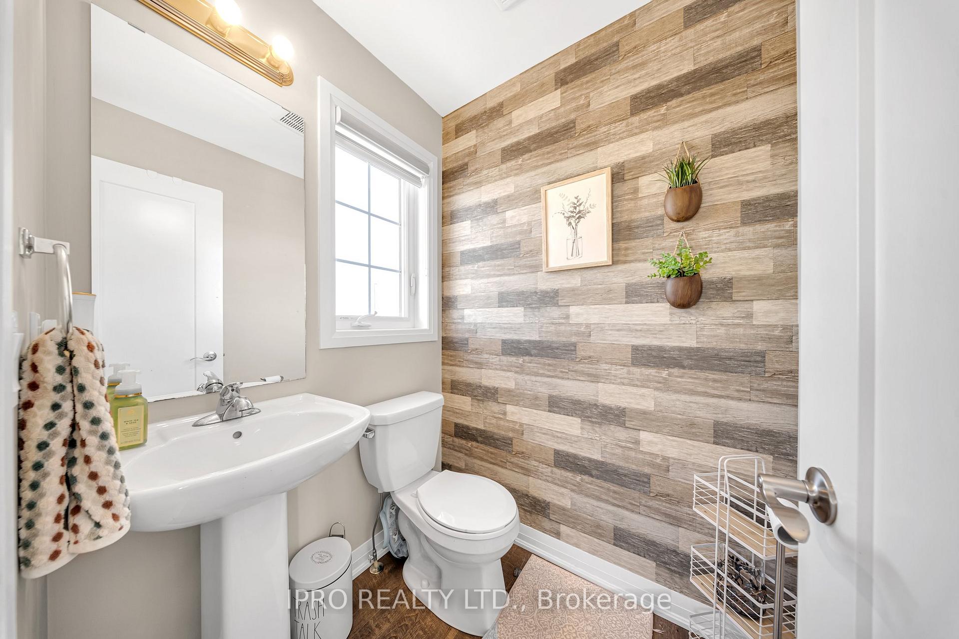 Photo 19 of 38 Canary Grass Boulevard, Hamilton, Rural Glanbrook — HOMEH