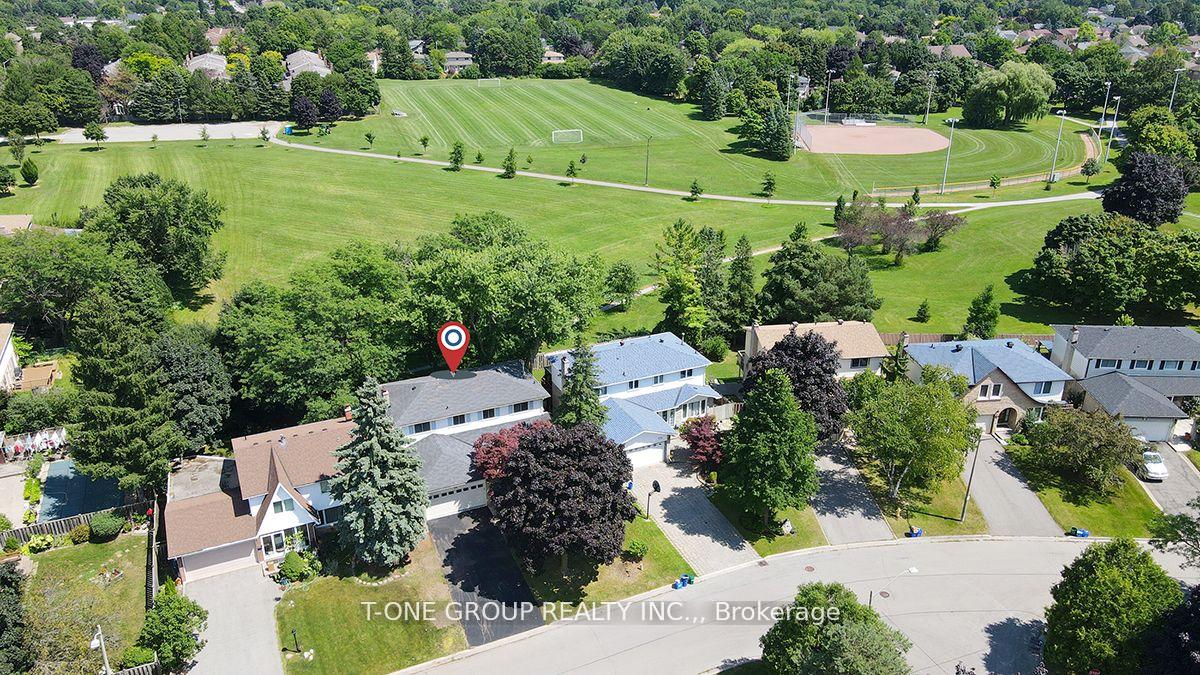 Photo 3 of 86 Liebeck Crescent, Markham, Unionville — HOMEH