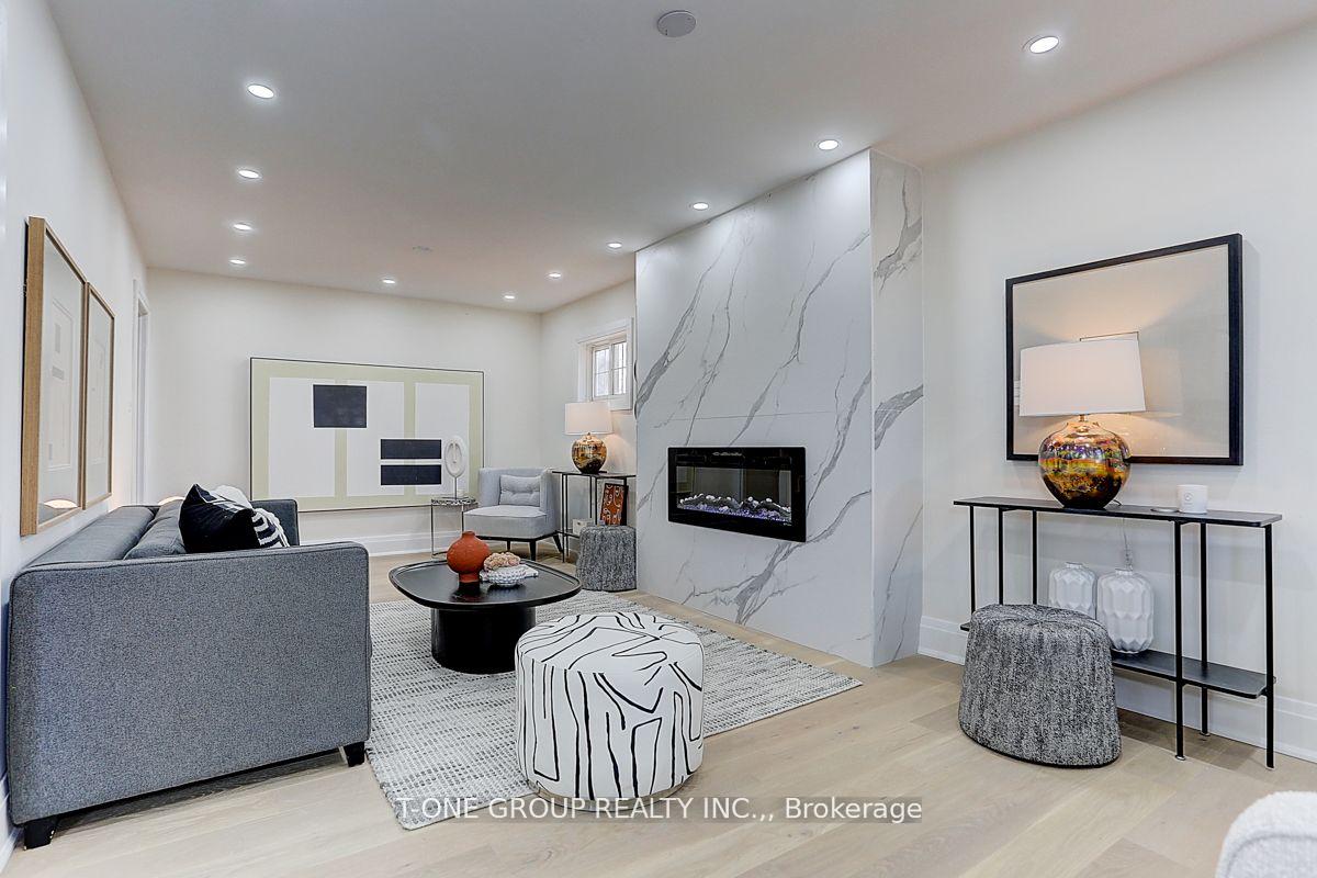 Photo 5 of 86 Liebeck Crescent, Markham, Unionville — HOMEH