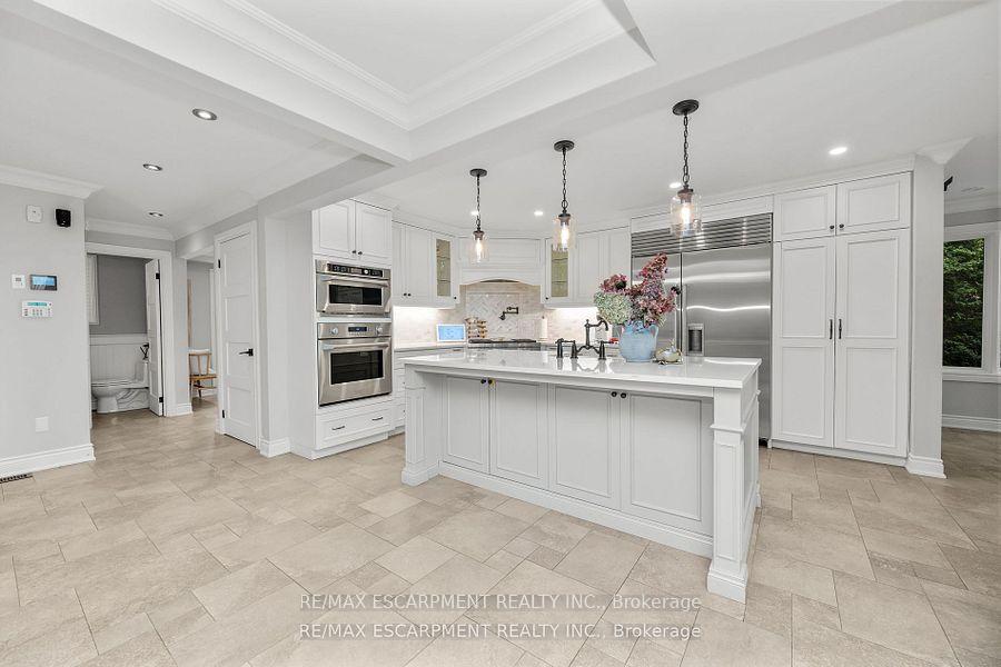 Photo 5 of 185 Central Drive, Hamilton, Ancaster — HOMEH