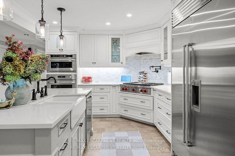 Photo 8 of 185 Central Drive, Hamilton, Ancaster — HOMEH