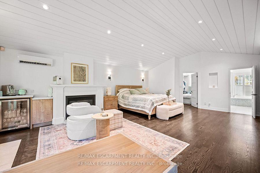 Photo 17 of 185 Central Drive, Hamilton, Ancaster — HOMEH