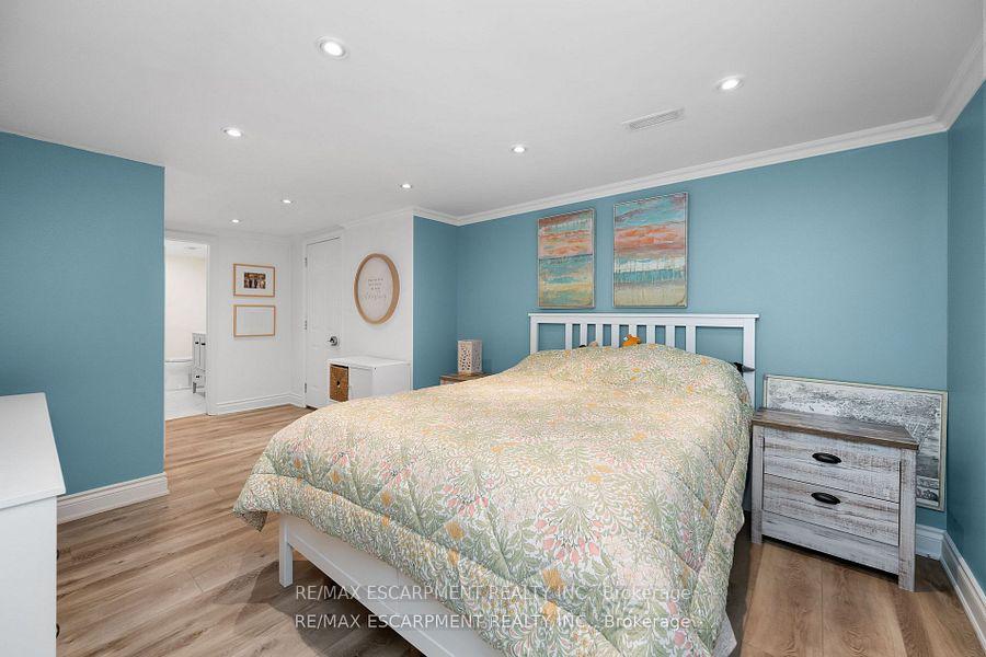 Photo 31 of 185 Central Drive, Hamilton, Ancaster — HOMEH