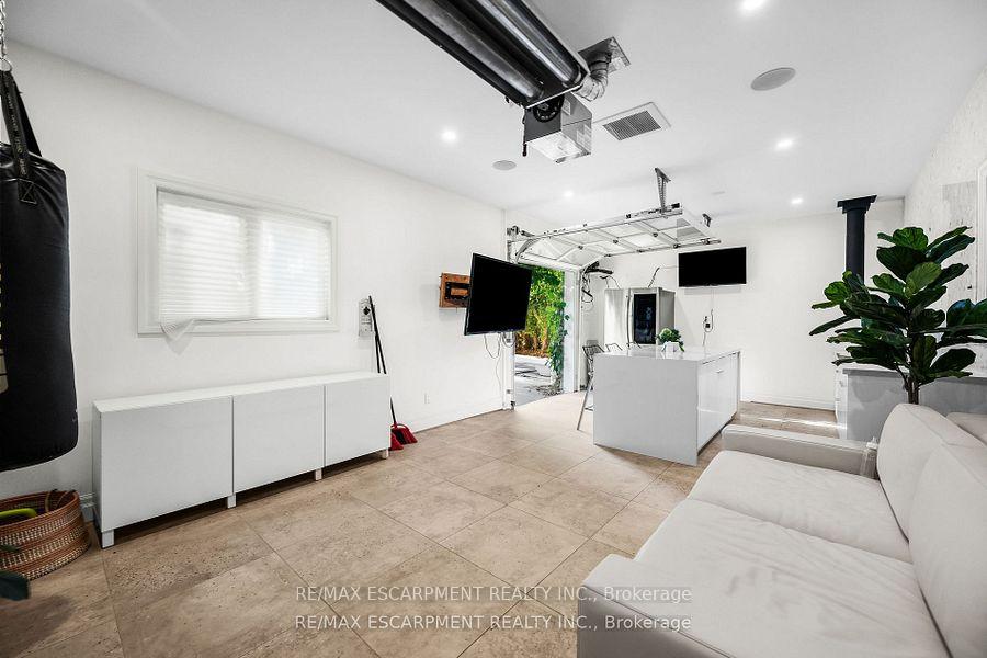 Photo 36 of 185 Central Drive, Hamilton, Ancaster — HOMEH
