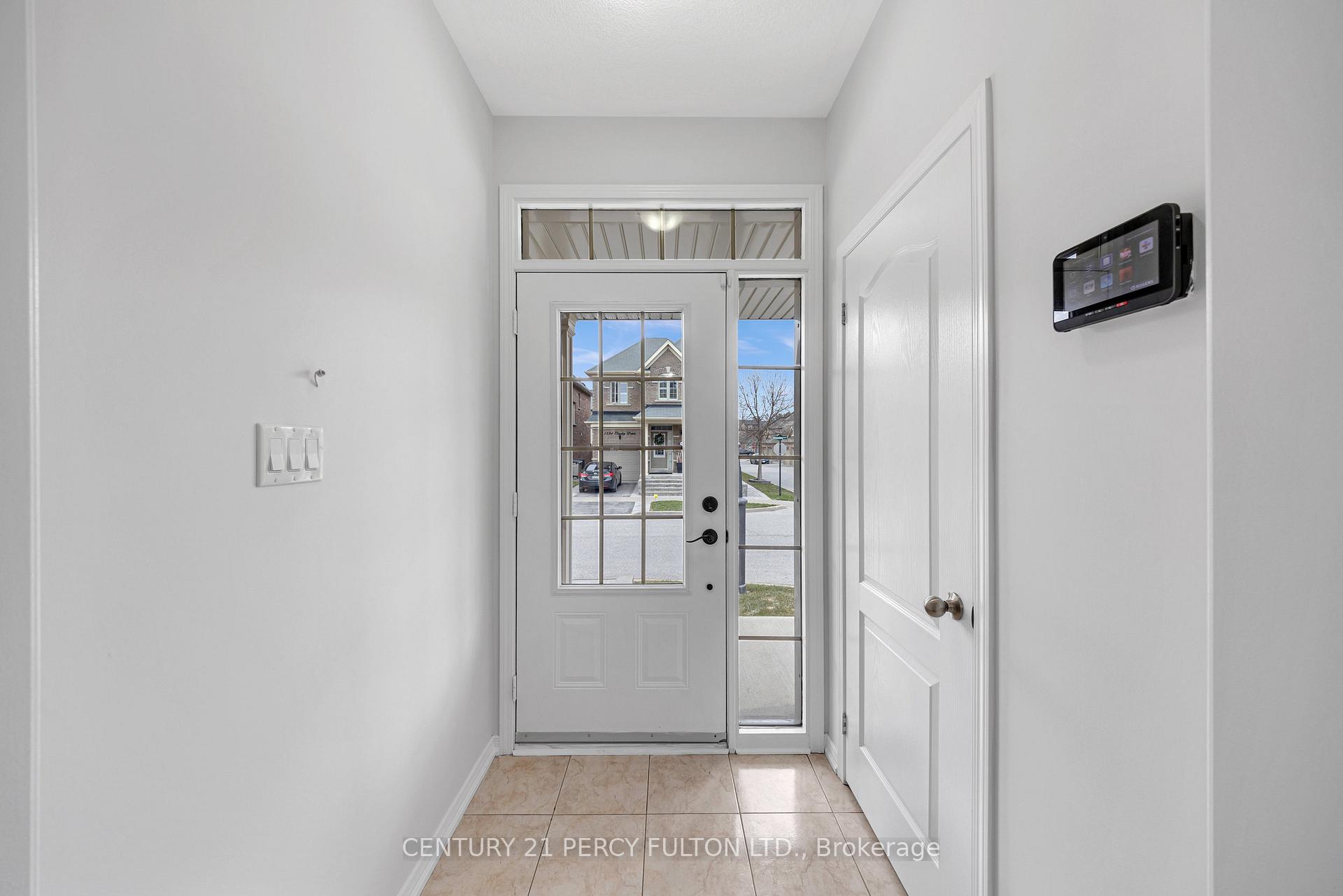 Photo 2 of 1535 Elmsley Drive, Pickering, Duffin Heights — HOMEH