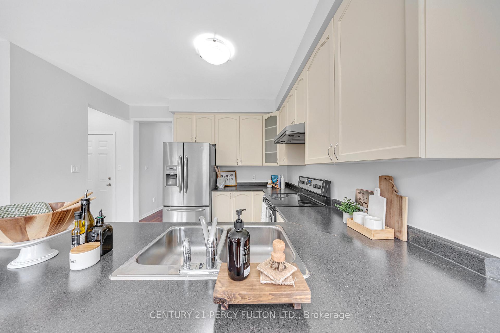 Photo 12 of 1535 Elmsley Drive, Pickering, Duffin Heights — HOMEH