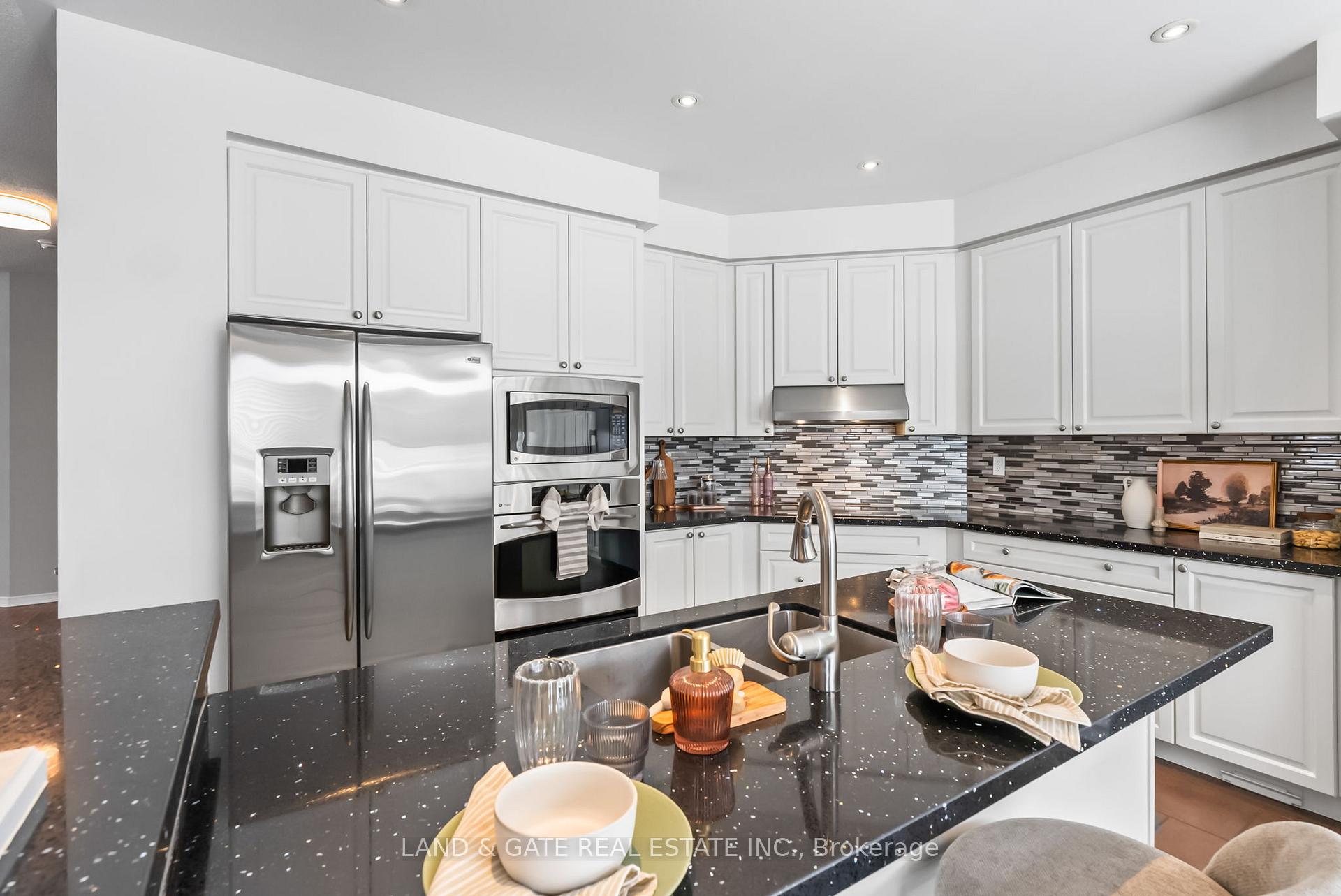 Photo 19 of 195 Honeyman Drive, Clarington, Bowmanville — HOMEH