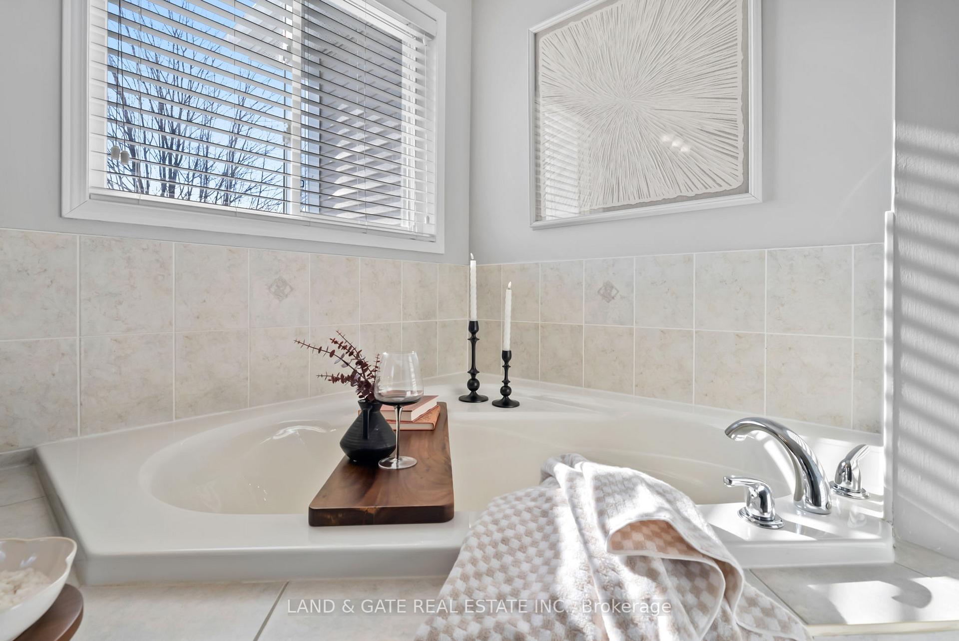 Photo 26 of 195 Honeyman Drive, Clarington, Bowmanville — HOMEH