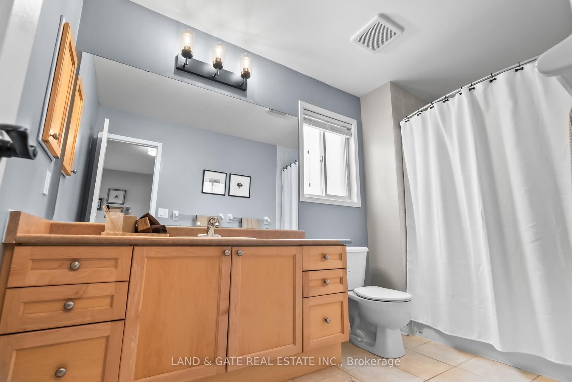Photo 21 of 195 Honeyman Drive, Clarington, Bowmanville — HOMEH