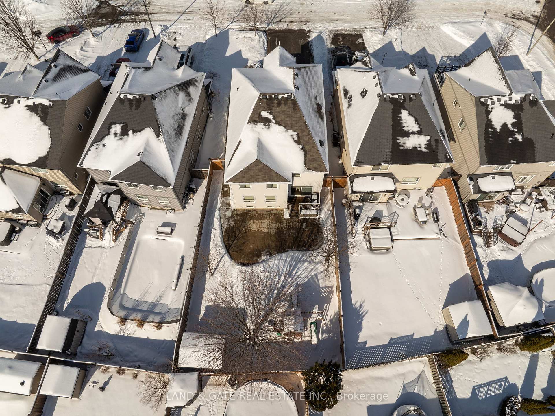 Photo 47 of 195 Honeyman Drive, Clarington, Bowmanville — HOMEH