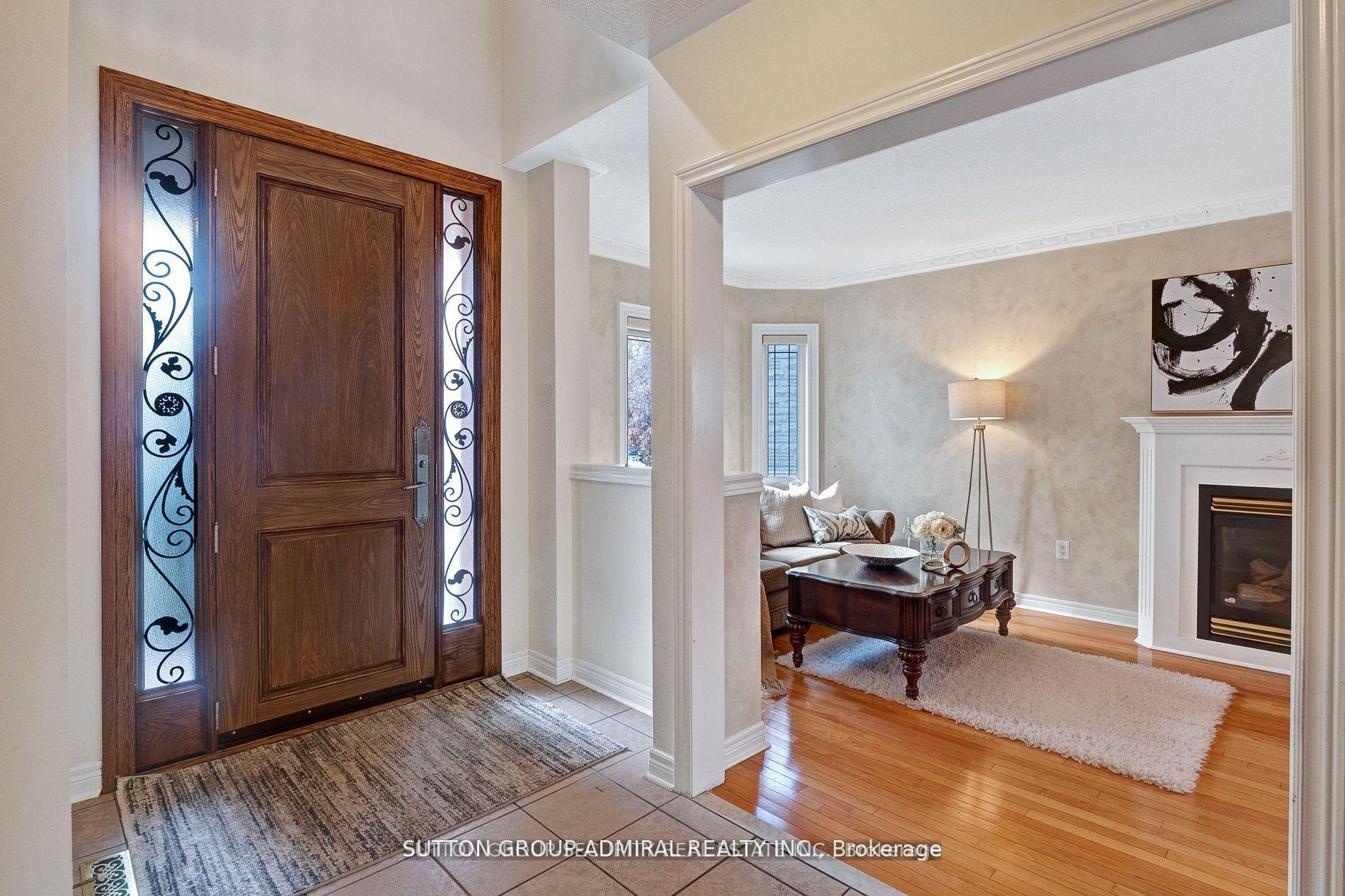 Photo 8 of 88 Klamath Court, Vaughan, Maple — HOMEH