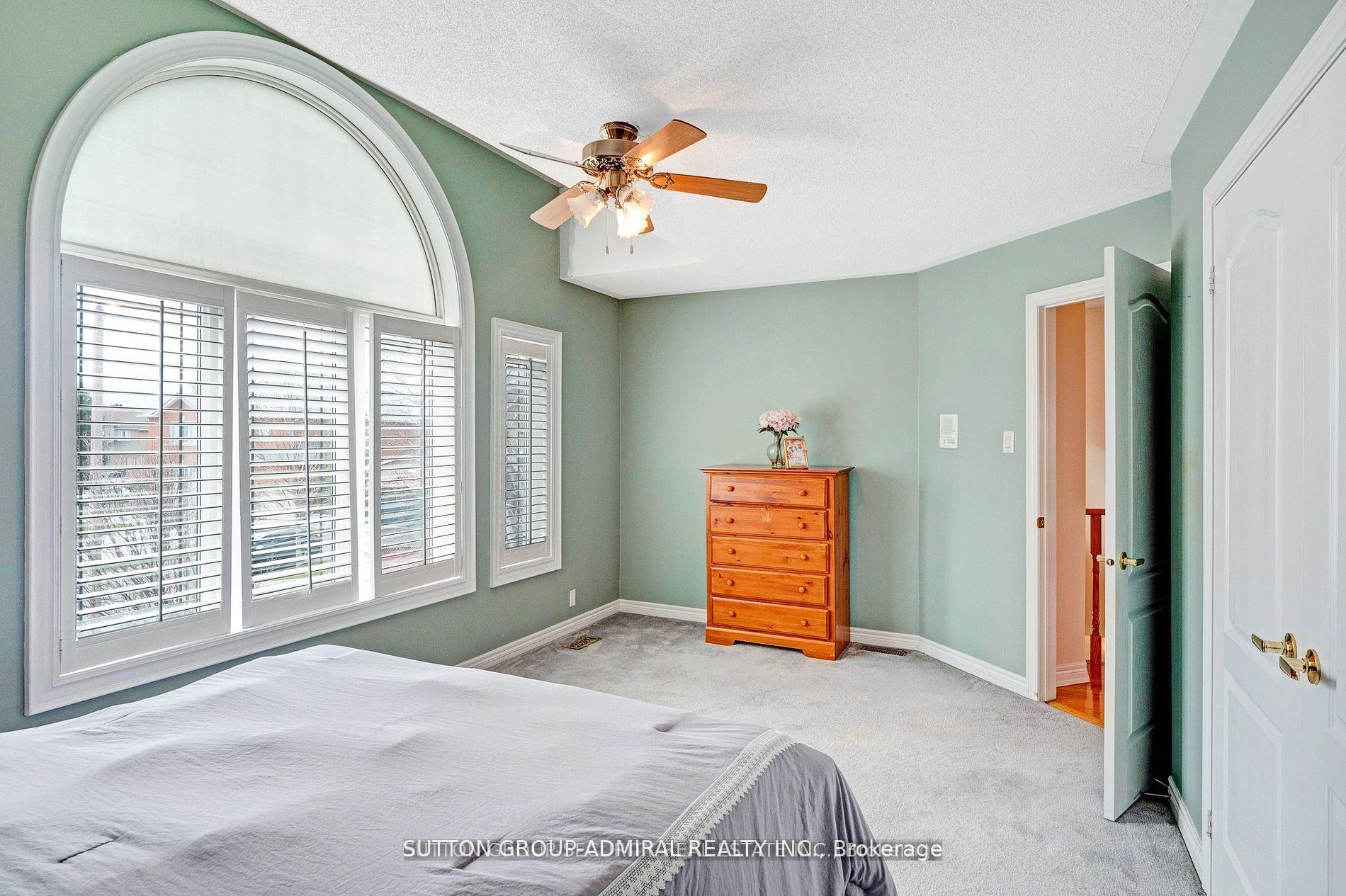 Photo 13 of 88 Klamath Court, Vaughan, Maple — HOMEH