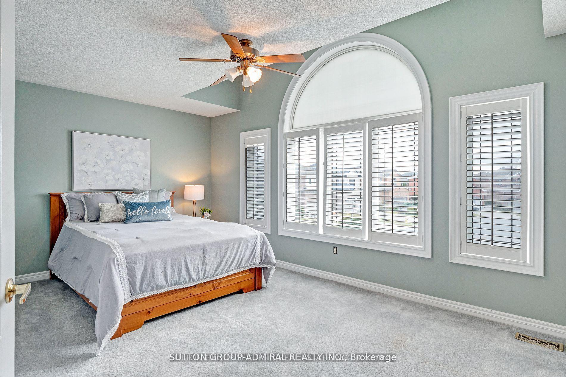 Photo 9 of 88 Klamath Court, Vaughan, Maple — HOMEH