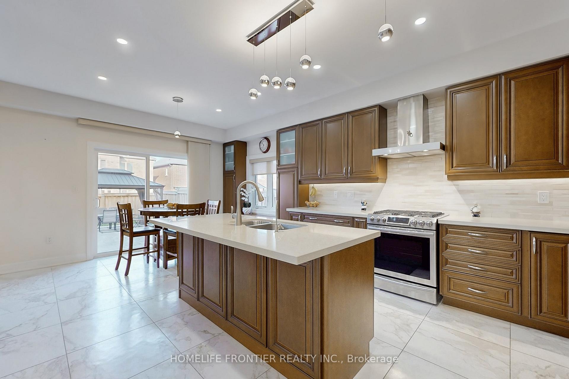 Photo 6 of 1452 Farrow Crescent, Innisfil, Alcona — HOMEH