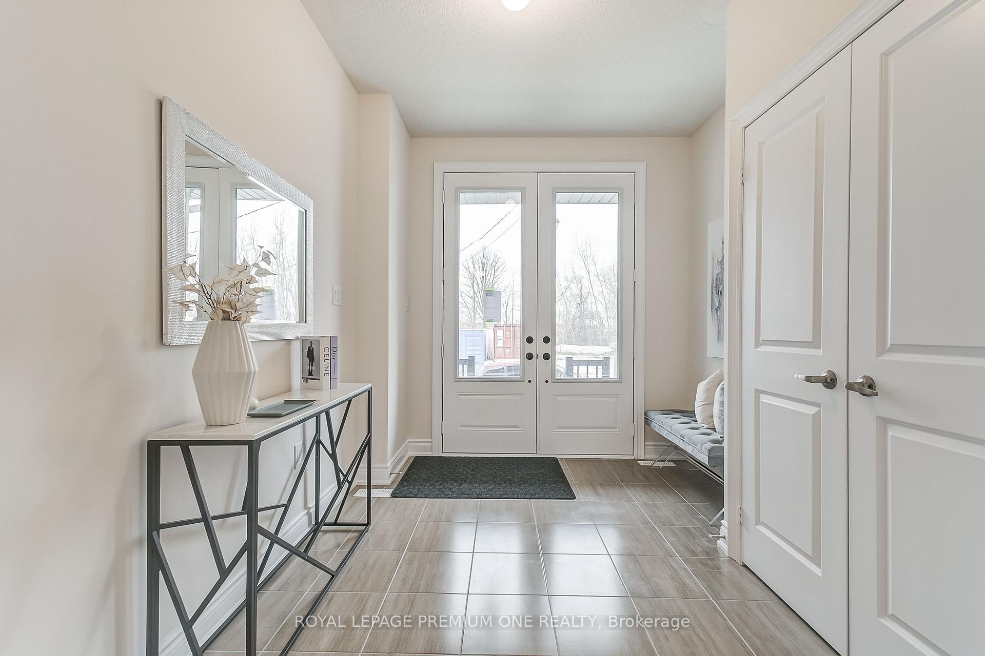 Photo 7 of 128 Thule Street, Vaughan, Vellore Village — HOMEH