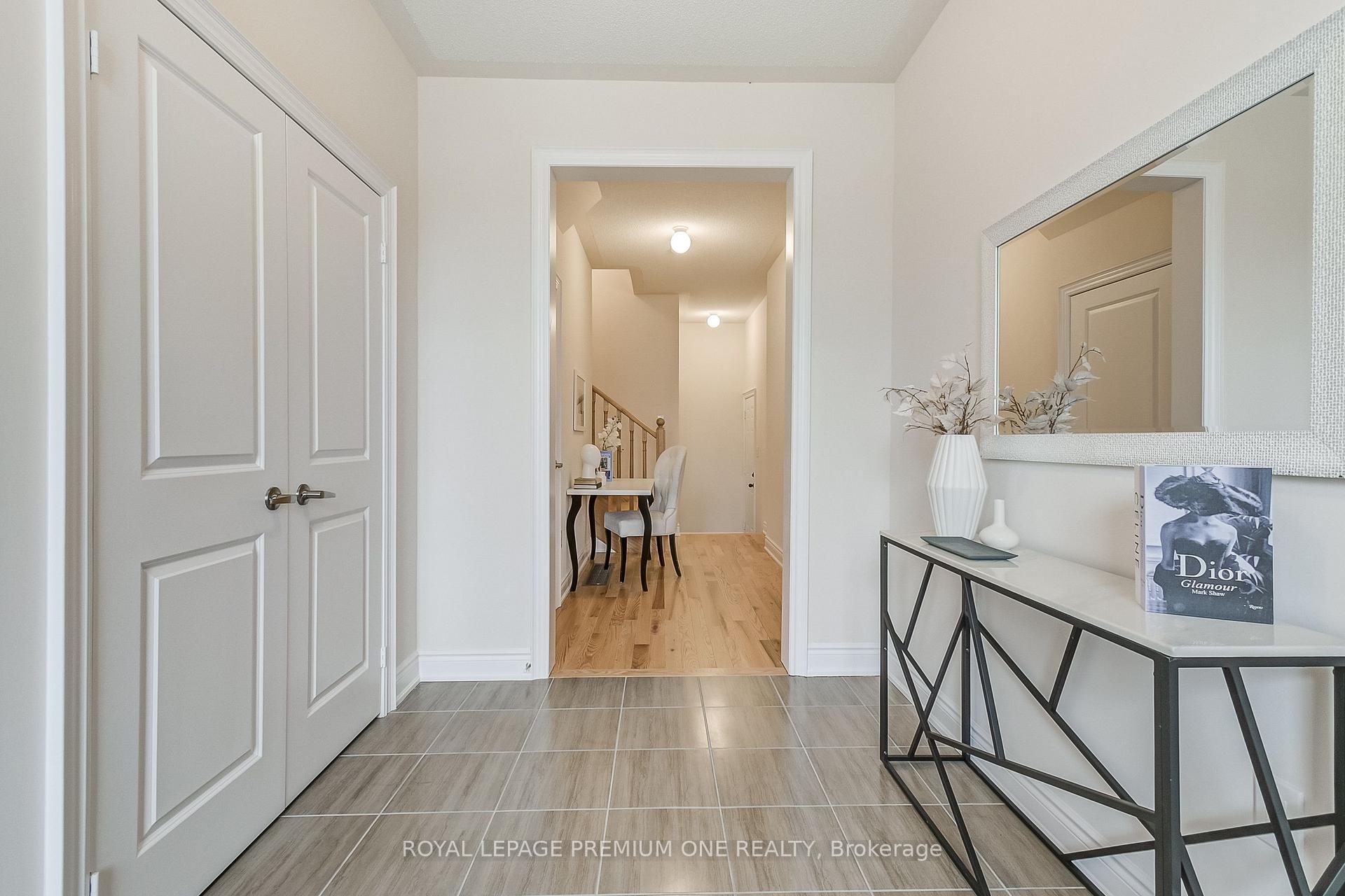 Photo 3 of 128 Thule Street, Vaughan, Vellore Village — HOMEH