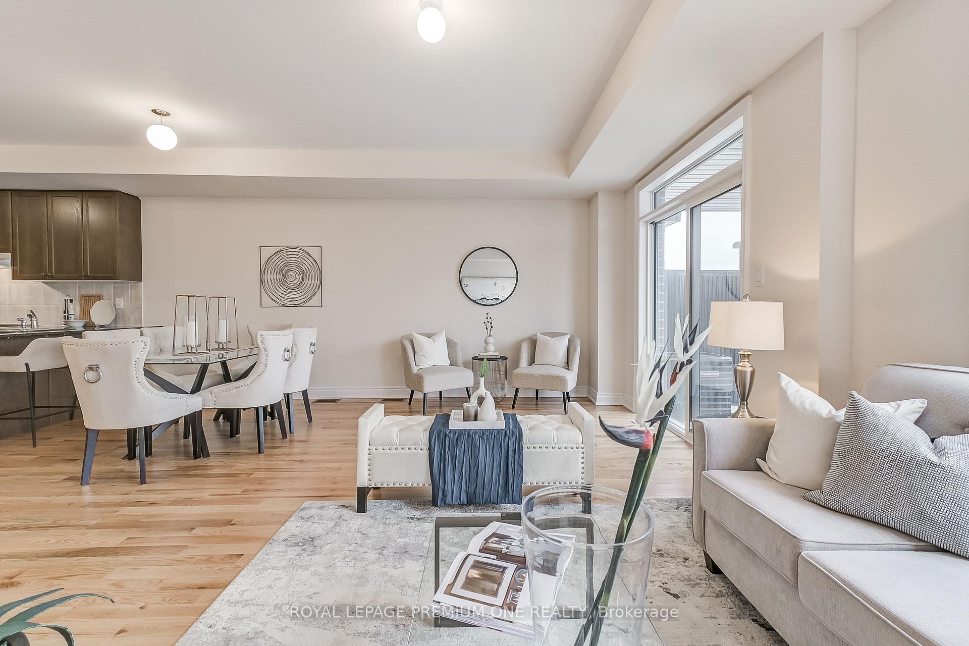 Photo 15 of 128 Thule Street, Vaughan, Vellore Village — HOMEH