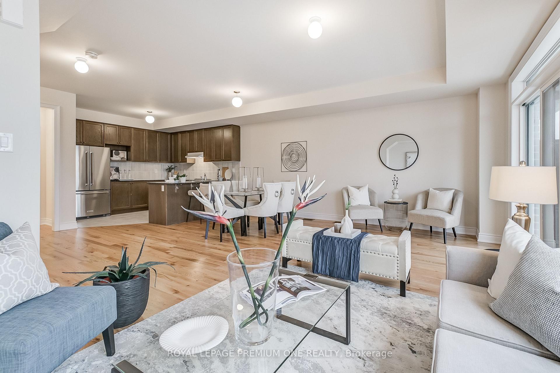 Photo 10 of 128 Thule Street, Vaughan, Vellore Village — HOMEH