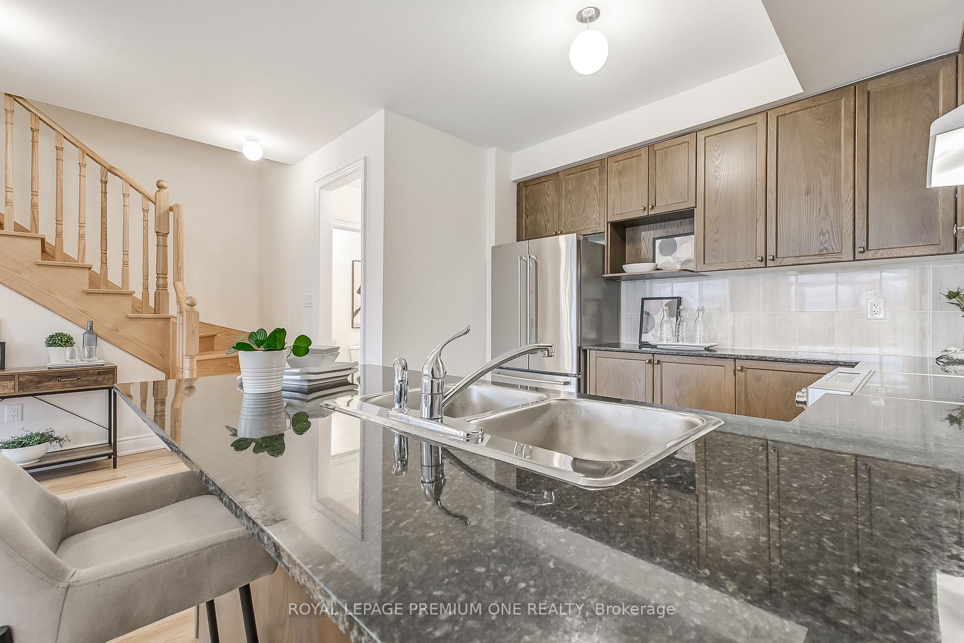 Photo 17 of 128 Thule Street, Vaughan, Vellore Village — HOMEH