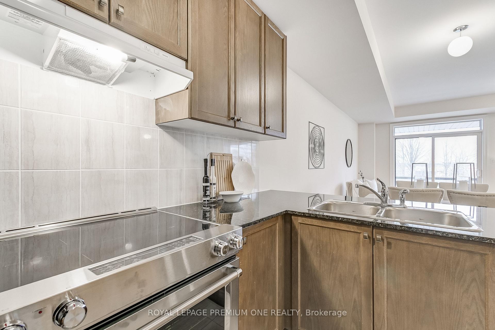 Photo 12 of 128 Thule Street, Vaughan, Vellore Village — HOMEH