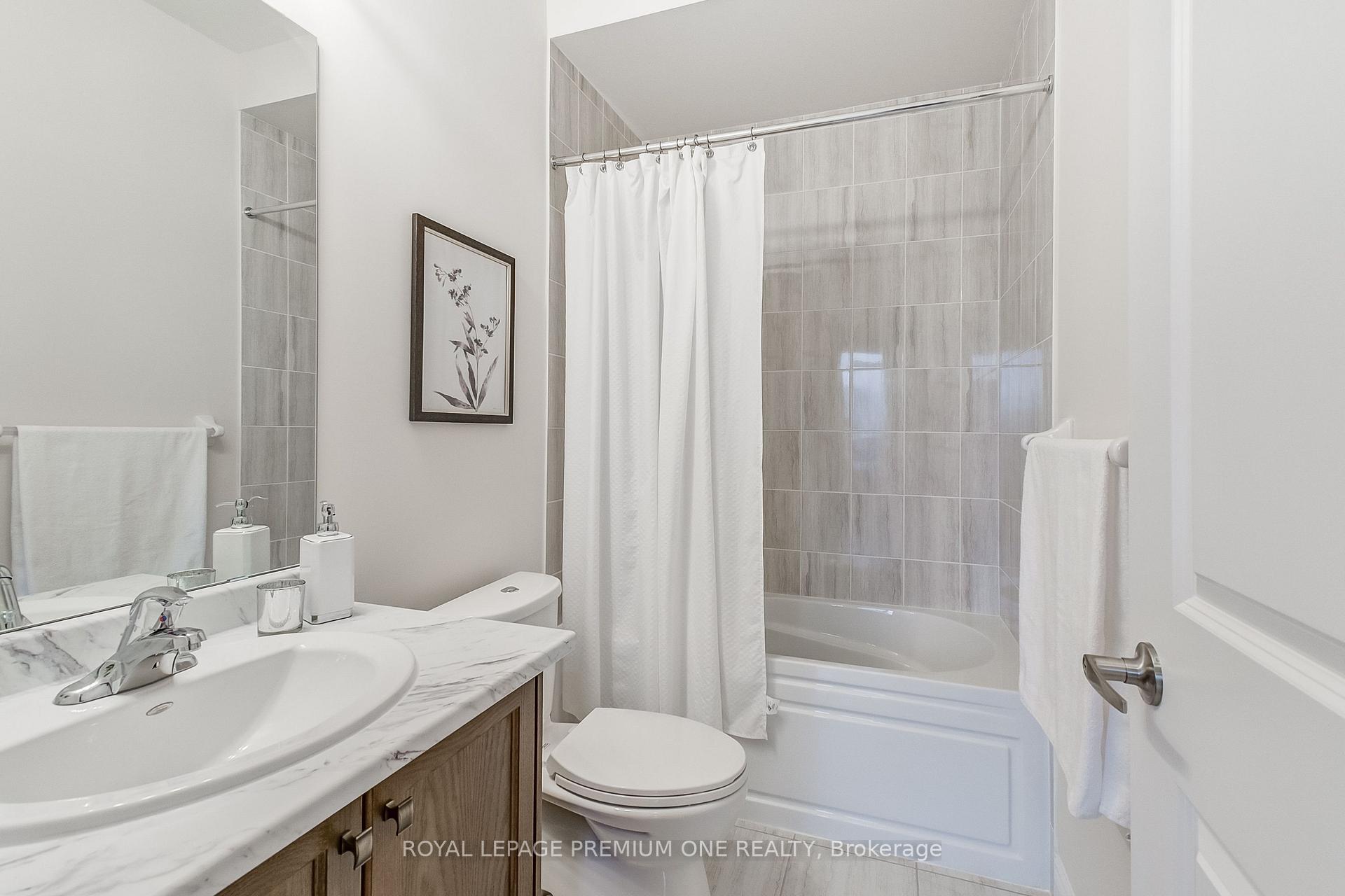 Photo 23 of 128 Thule Street, Vaughan, Vellore Village — HOMEH