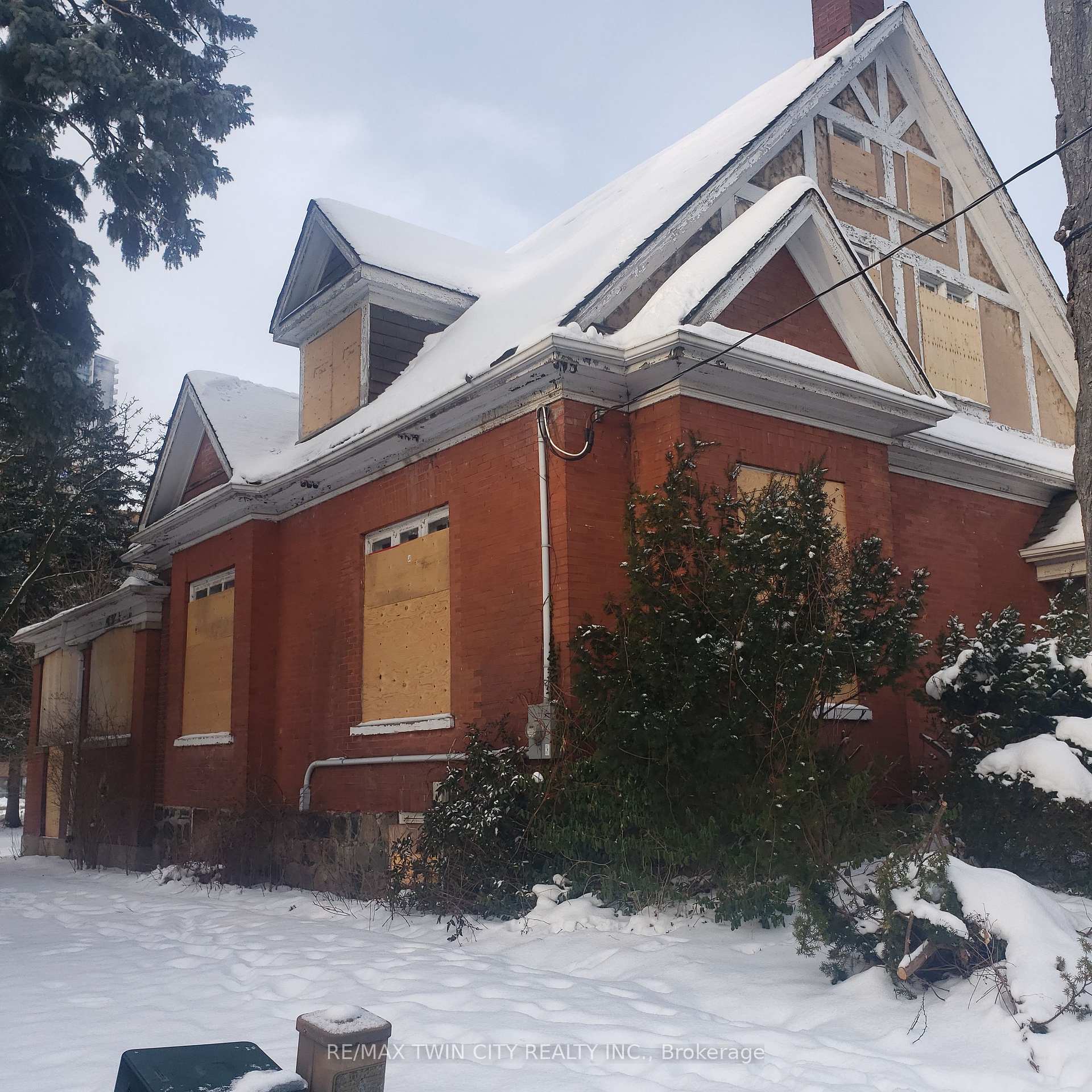 Photo 3 of 11 Irvin Street, Waterloo — HOMEH