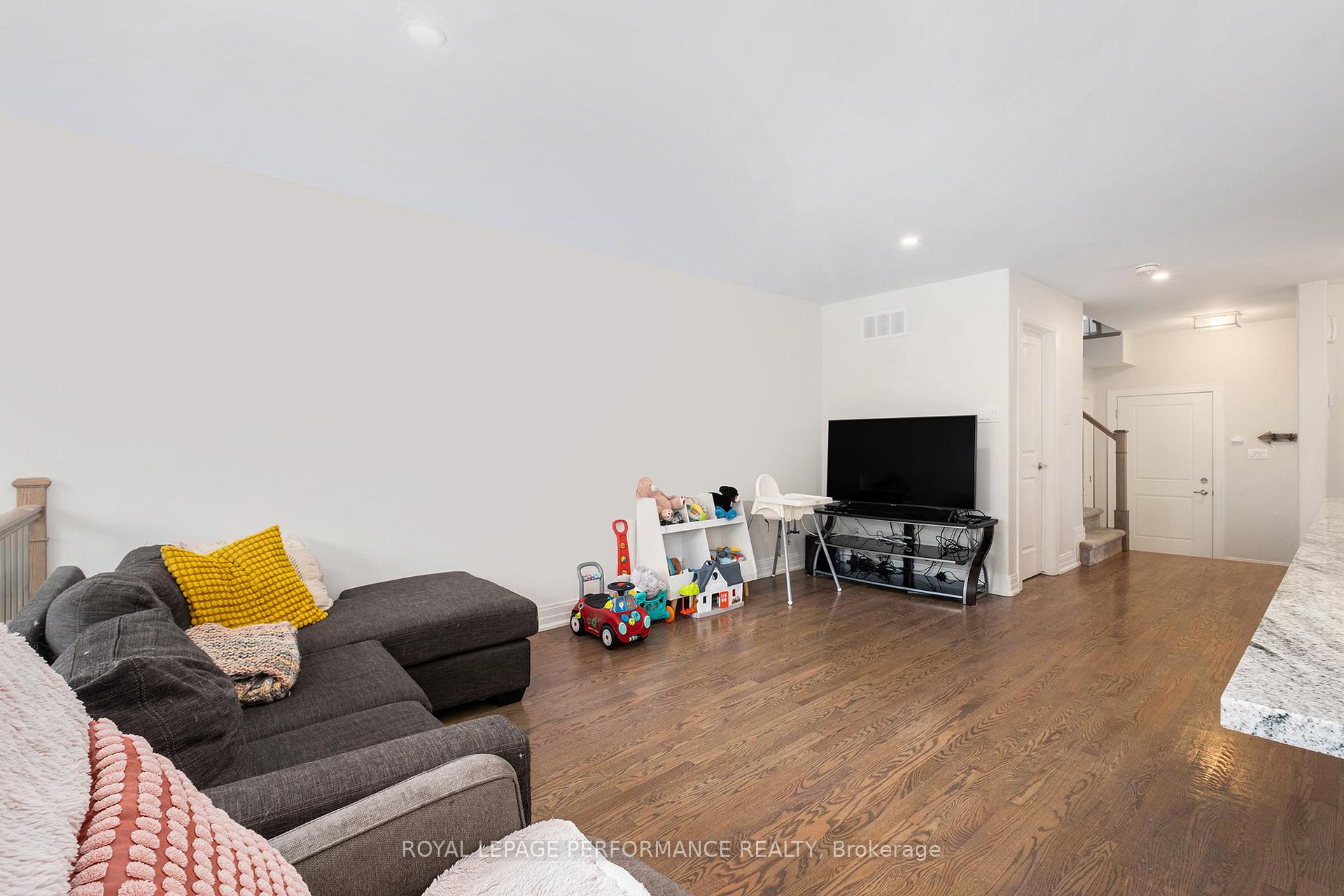 Photo 6 of 327 Proud Walk Street, Ottawa, Stittsville (South) — HOMEH
