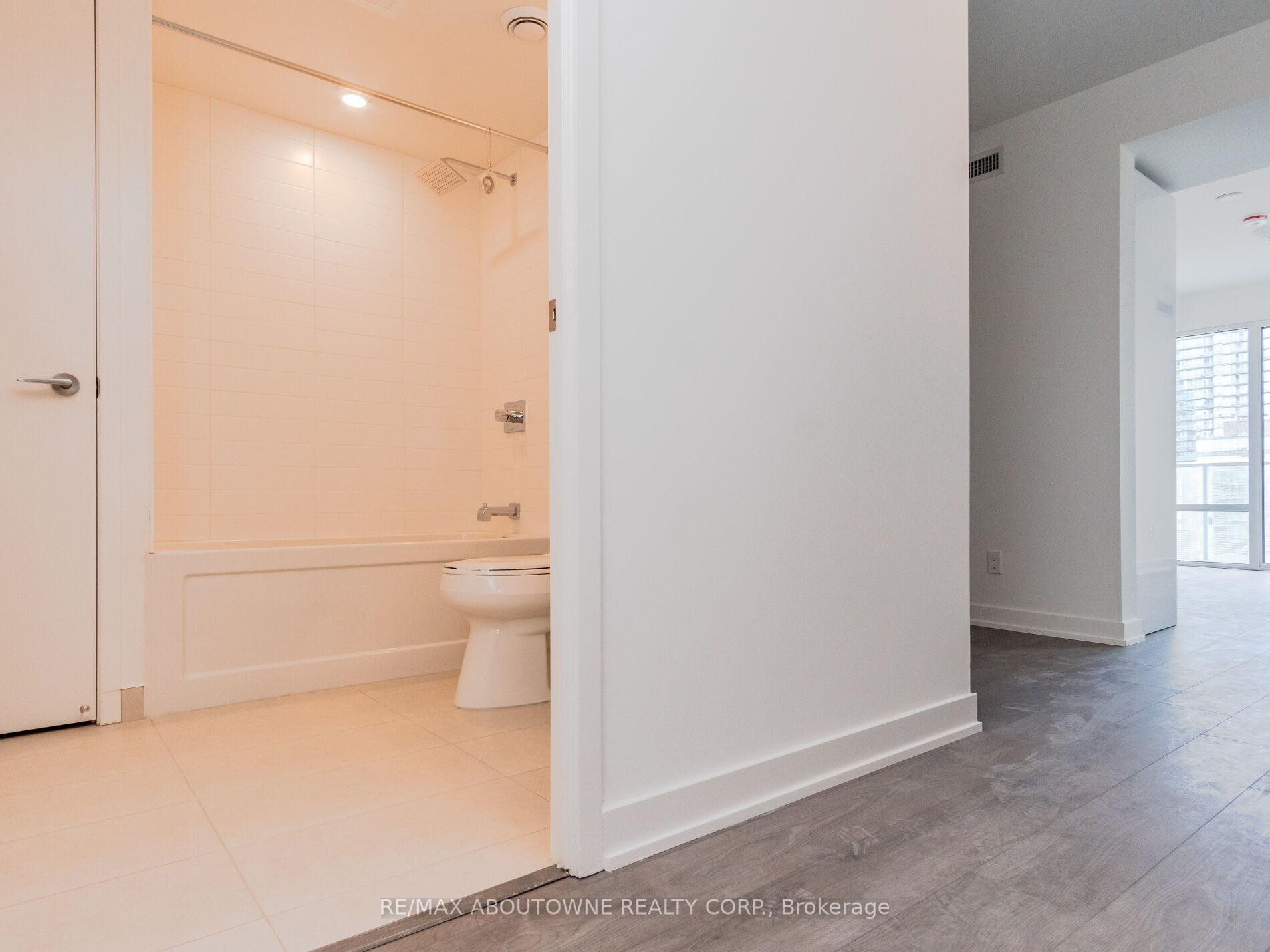 Photo 4 of Unit 3001, 501 Yonge Street, Toronto, Church-Yonge Corridor — HOMEH