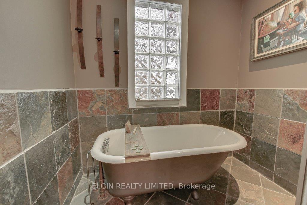 Photo 15 of 285 Ross Street, St. Thomas — HOMEH