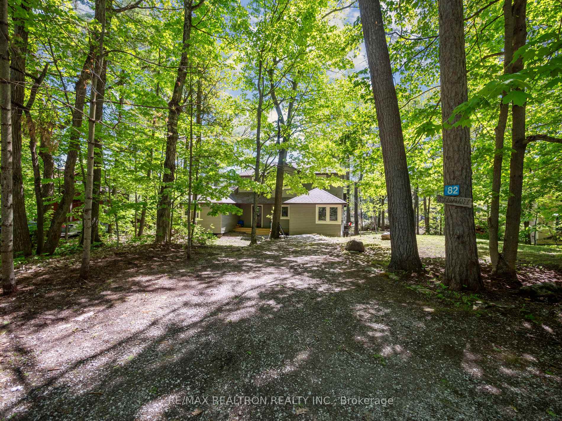 Photo 1 of 82 Pinetree Road, Gravenhurst, Wood (Gravenhurst) — HOMEH