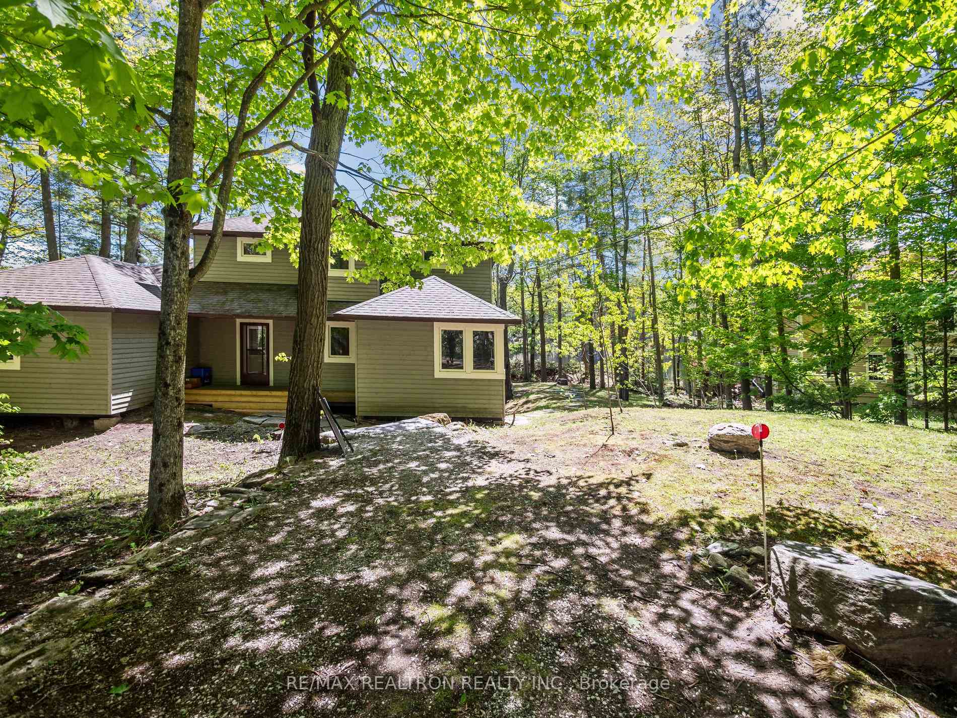 Photo 3 of 82 Pinetree Road, Gravenhurst, Wood (Gravenhurst) — HOMEH