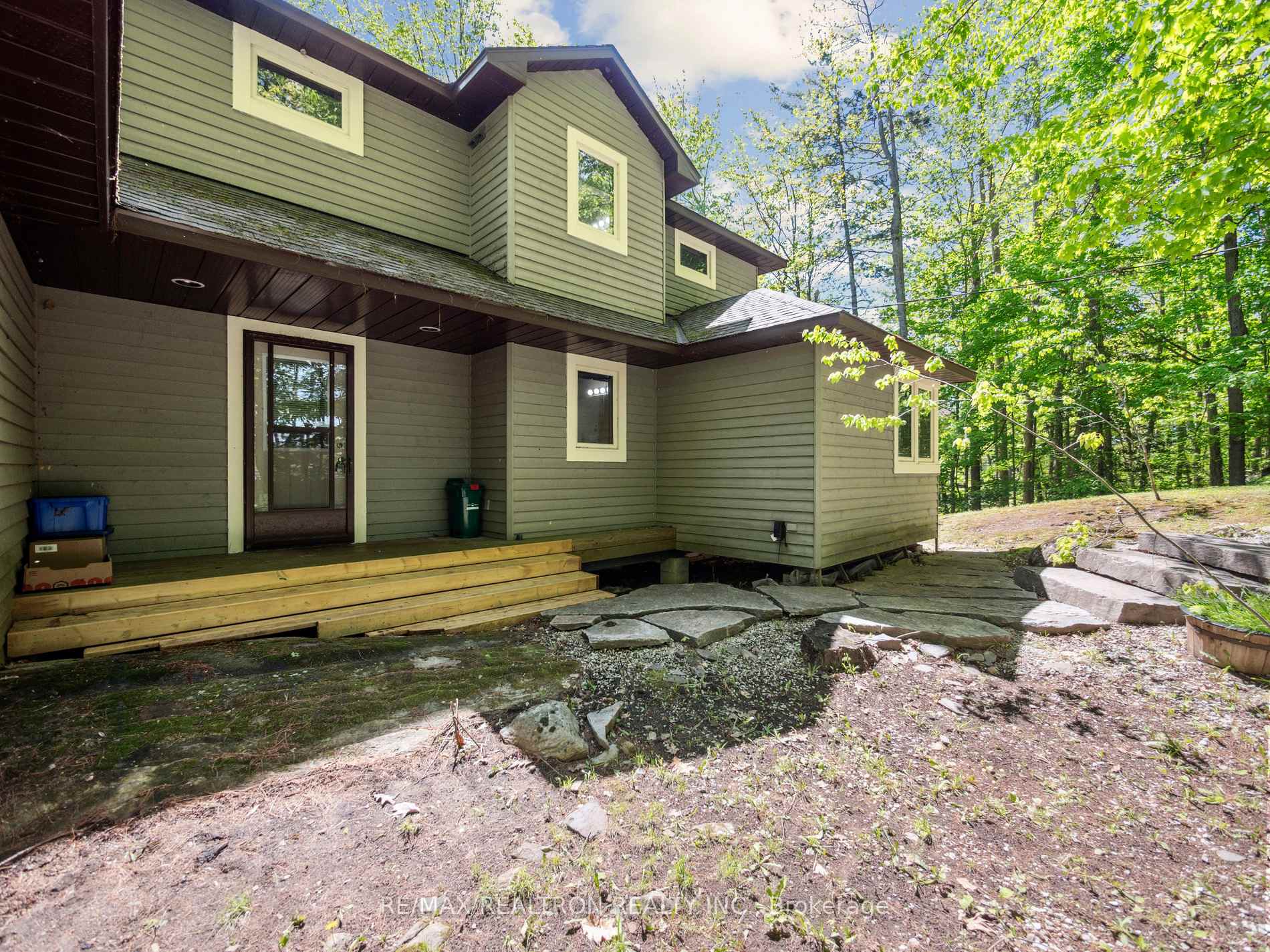 Photo 2 of 82 Pinetree Road, Gravenhurst, Wood (Gravenhurst) — HOMEH