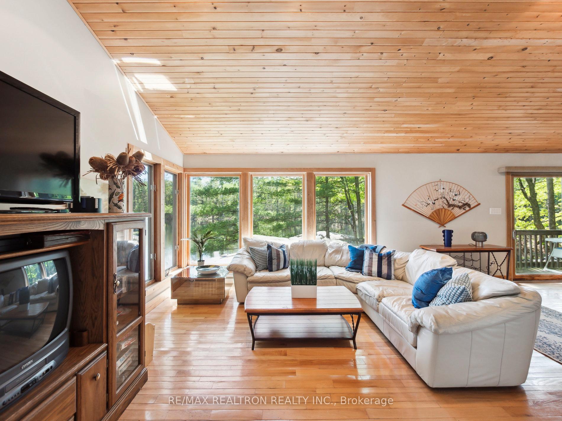 Photo 5 of 82 Pinetree Road, Gravenhurst, Wood (Gravenhurst) — HOMEH