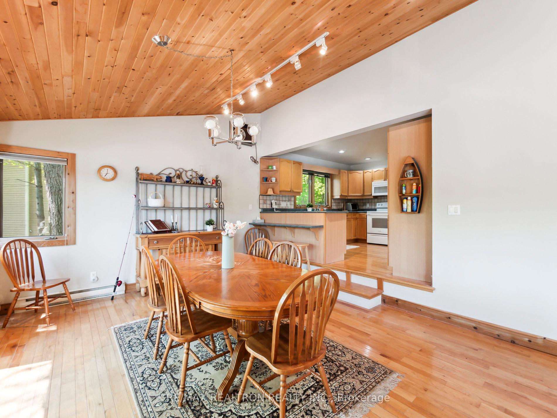 Photo 10 of 82 Pinetree Road, Gravenhurst, Wood (Gravenhurst) — HOMEH