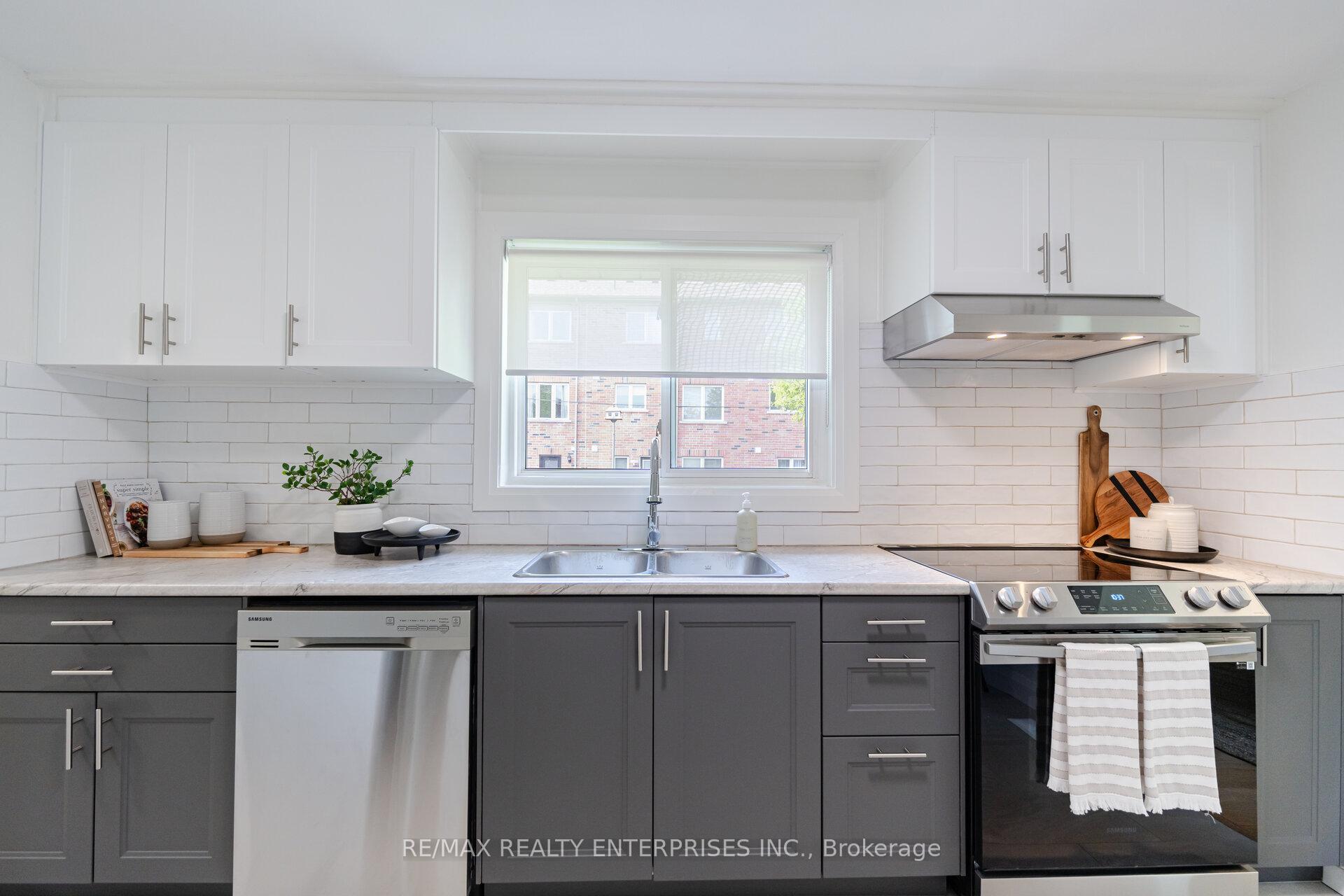 Photo 19 of 3 Savarin Street, Scarborough, Eglinton East — HOMEH
