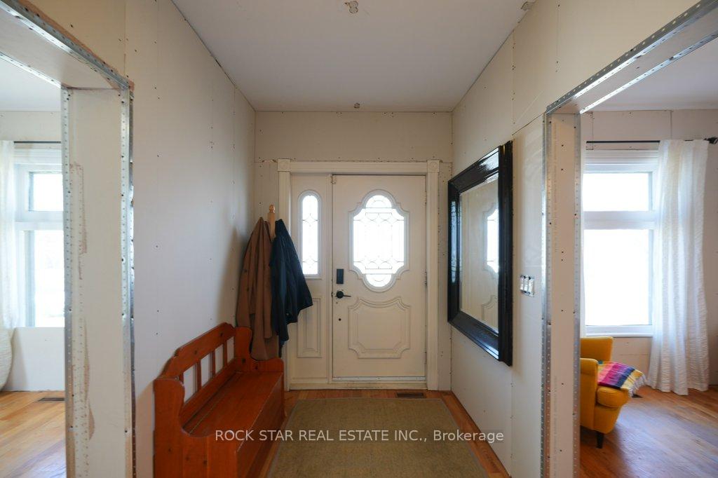 Photo 5 of 405 Upper Wentworth Street, Hamilton, Inch Park — HOMEH