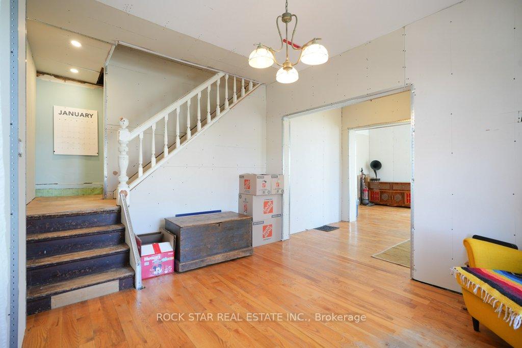 Photo 7 of 405 Upper Wentworth Street, Hamilton, Inch Park — HOMEH