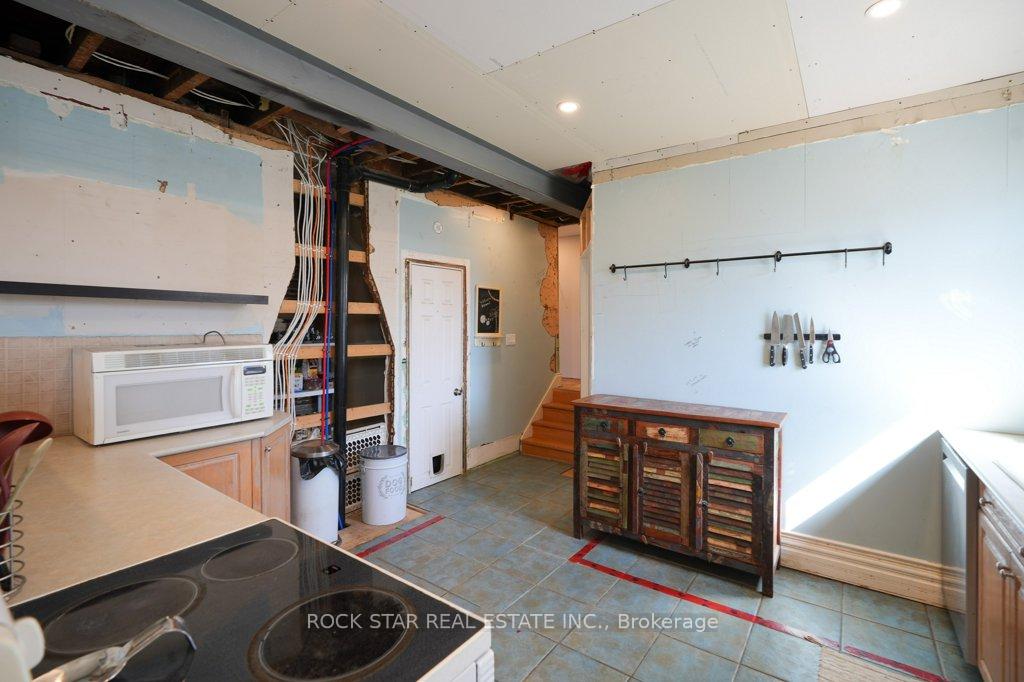 Photo 10 of 405 Upper Wentworth Street, Hamilton, Inch Park — HOMEH