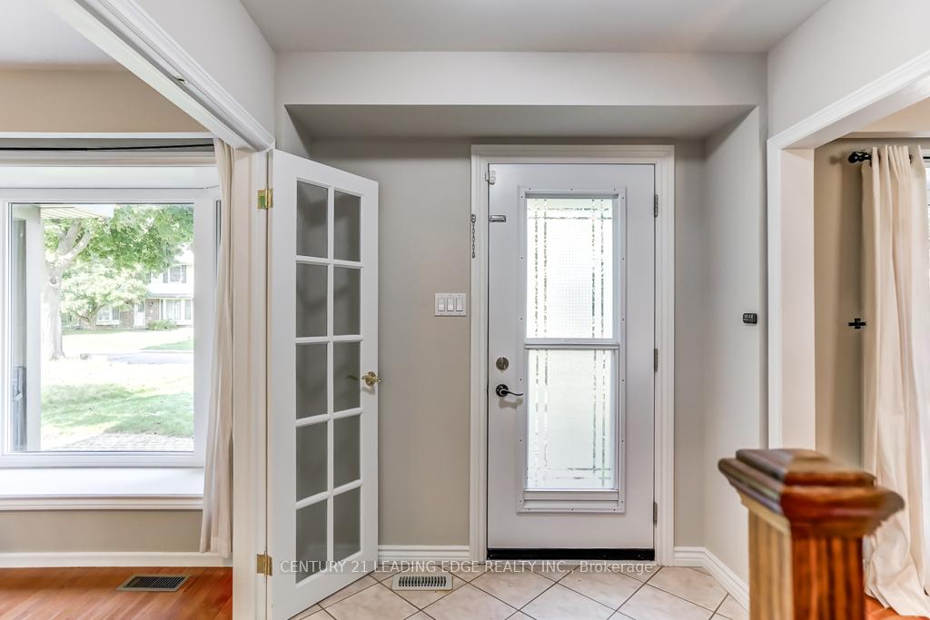 Photo 4 of 63 Drakefield Road, Markham, Bullock — HOMEH