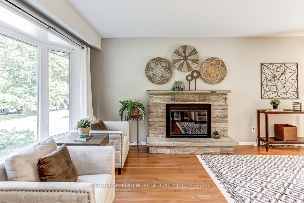 Photo 5 of 63 Drakefield Road, Markham, Bullock — HOMEH