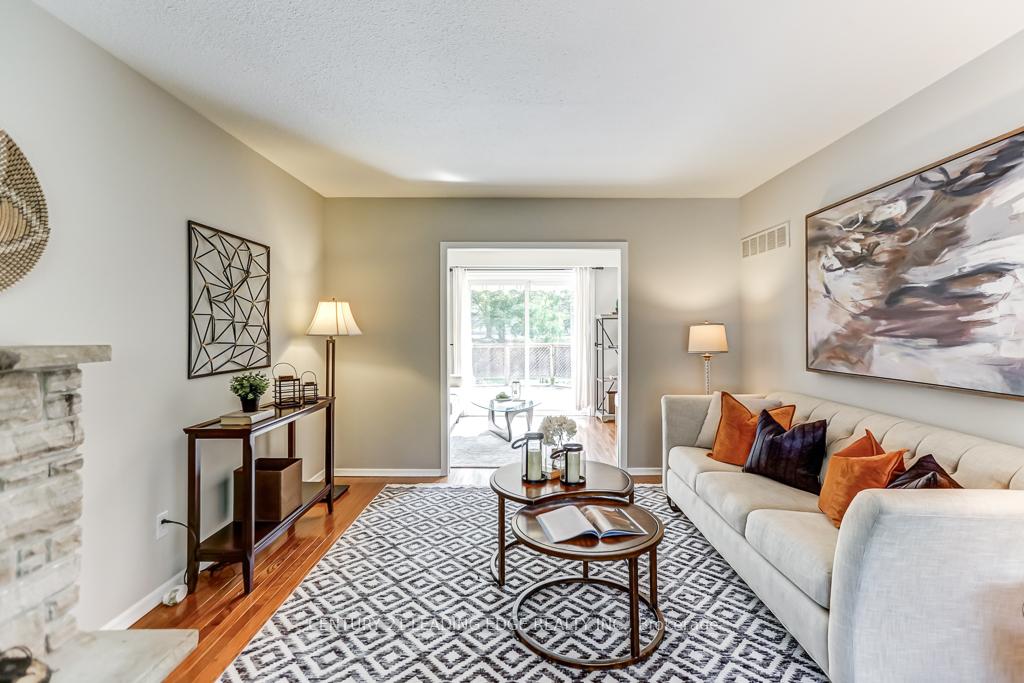 Photo 3 of 63 Drakefield Road, Markham, Bullock — HOMEH