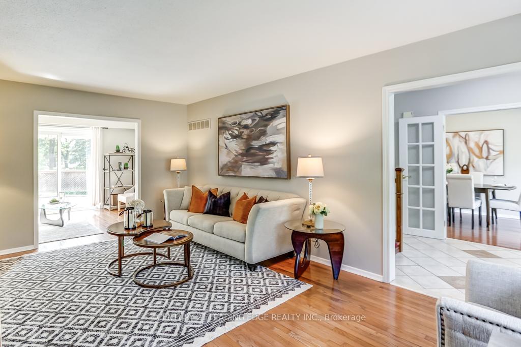 Photo 11 of 63 Drakefield Road, Markham, Bullock — HOMEH