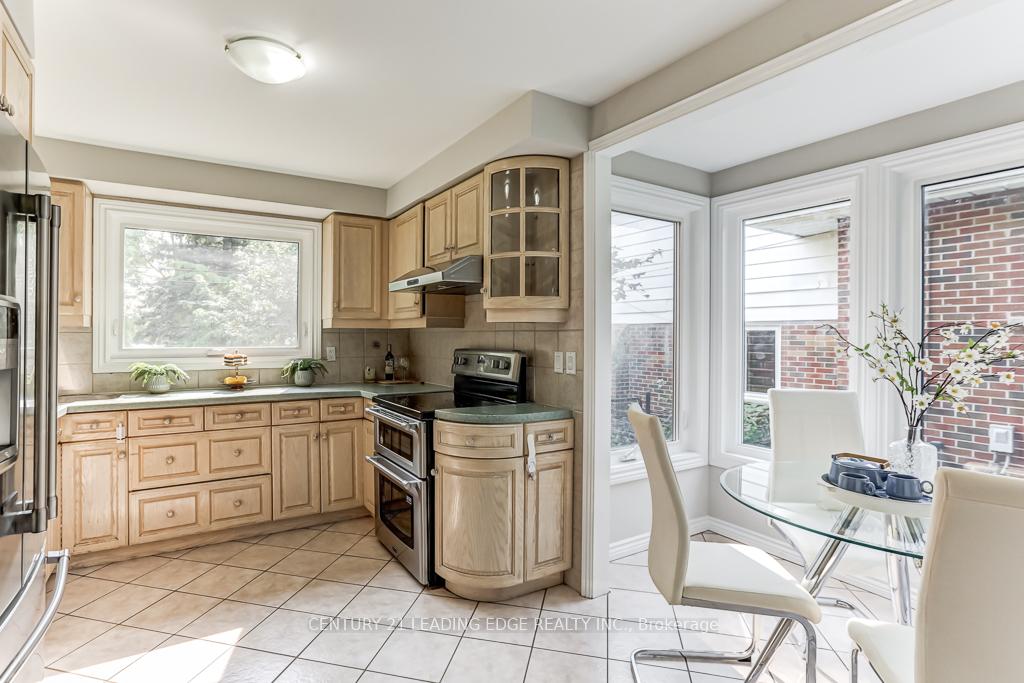 Photo 12 of 63 Drakefield Road, Markham, Bullock — HOMEH