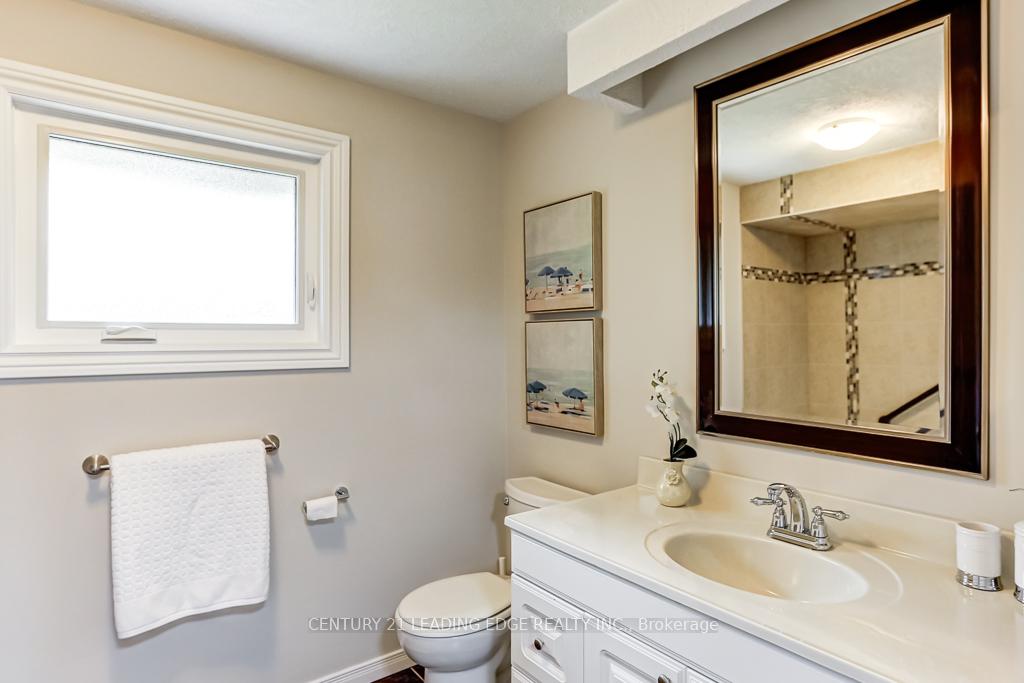 Photo 21 of 63 Drakefield Road, Markham, Bullock — HOMEH