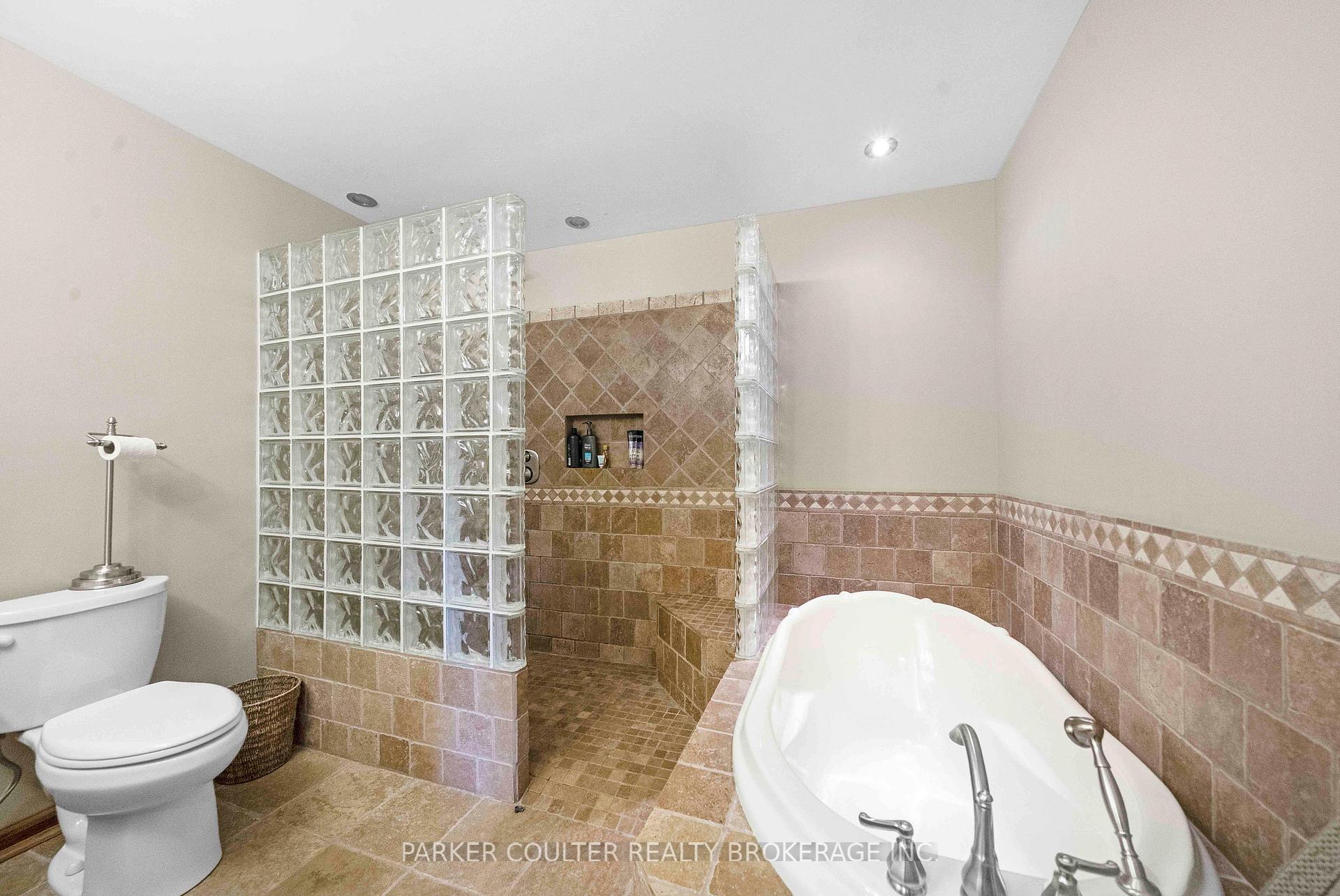 Photo 31 of 4 Limbert Lane S, McDougall — HOMEH