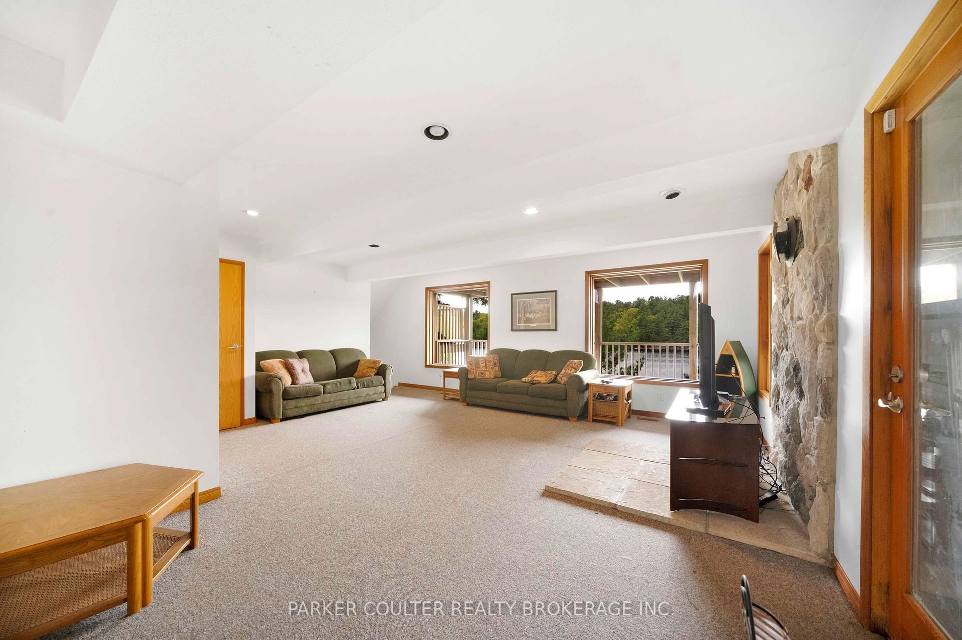 Photo 21 of 4 Limbert Lane S, McDougall — HOMEH