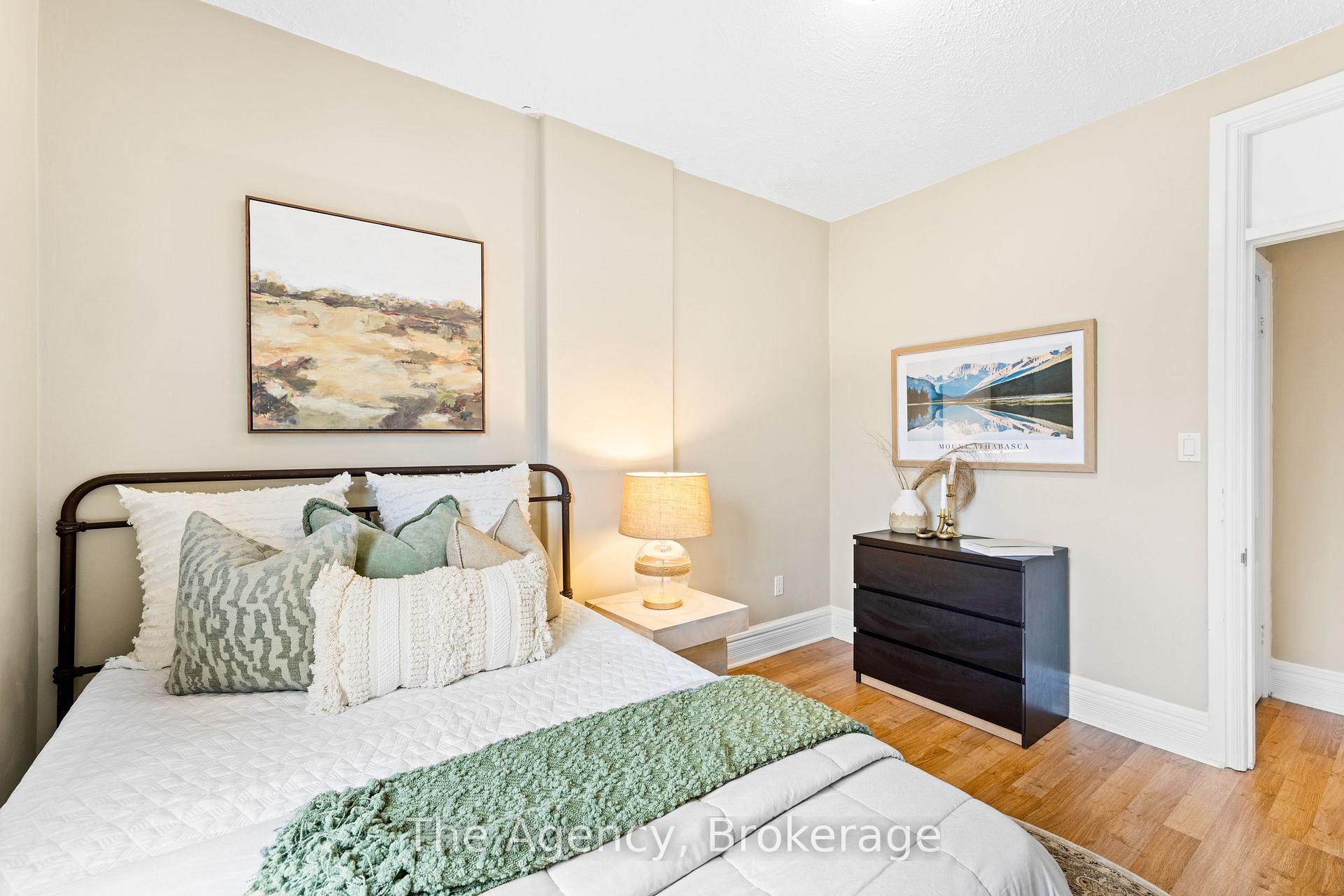 Photo 13 of 138 East Avenue N, Hamilton, Landsdale — HOMEH
