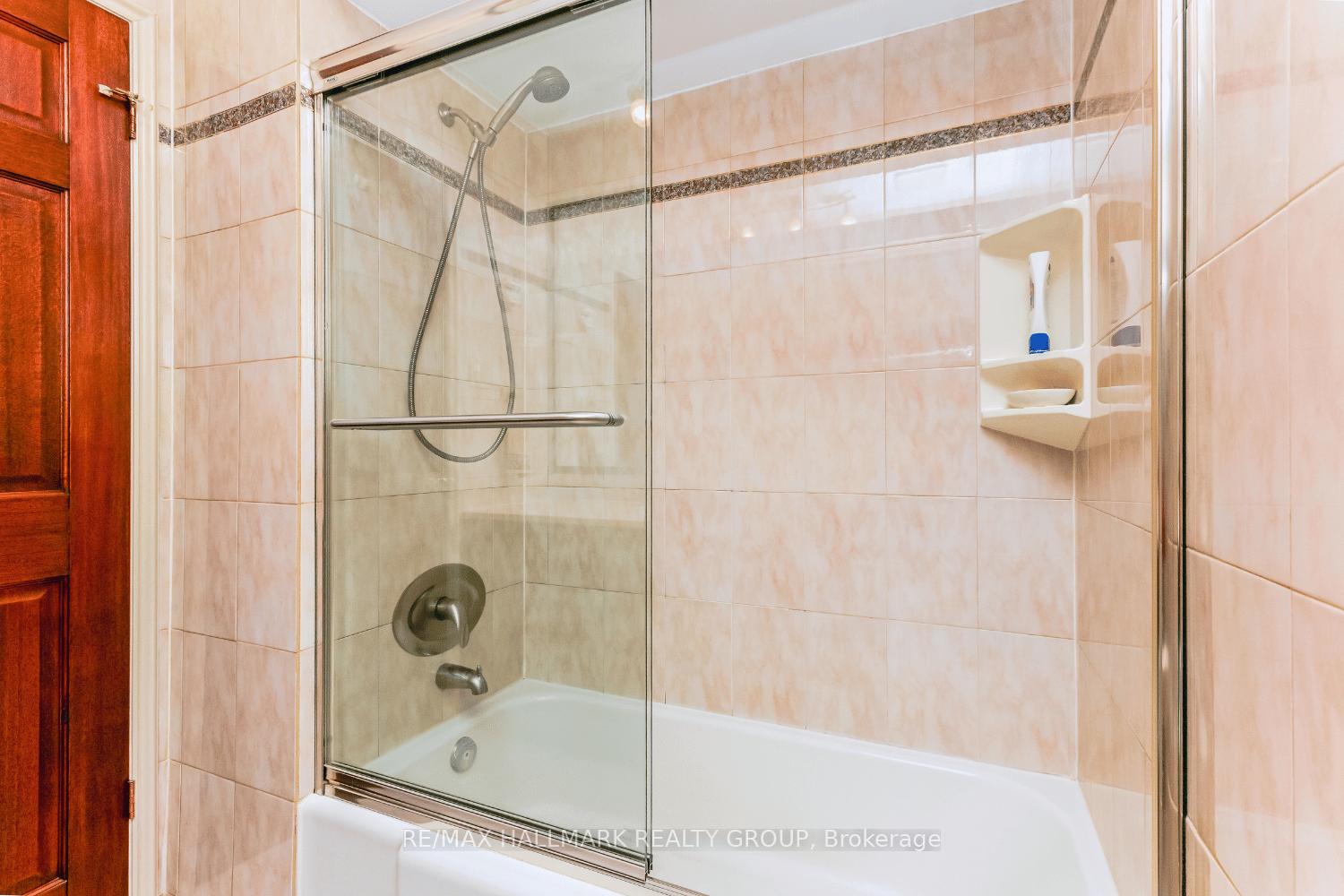 Photo 6 of 45 Queensline Drive, Ottawa, Bruce Farm/Graham Park/Qualicum/Bellands — HOMEH