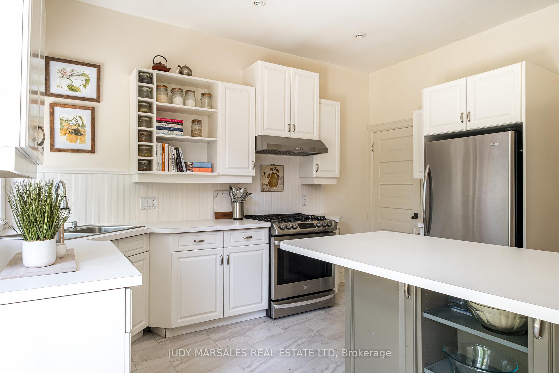 Photo 8 of 18 Spruceside Avenue, Hamilton, Kirkendall — HOMEH