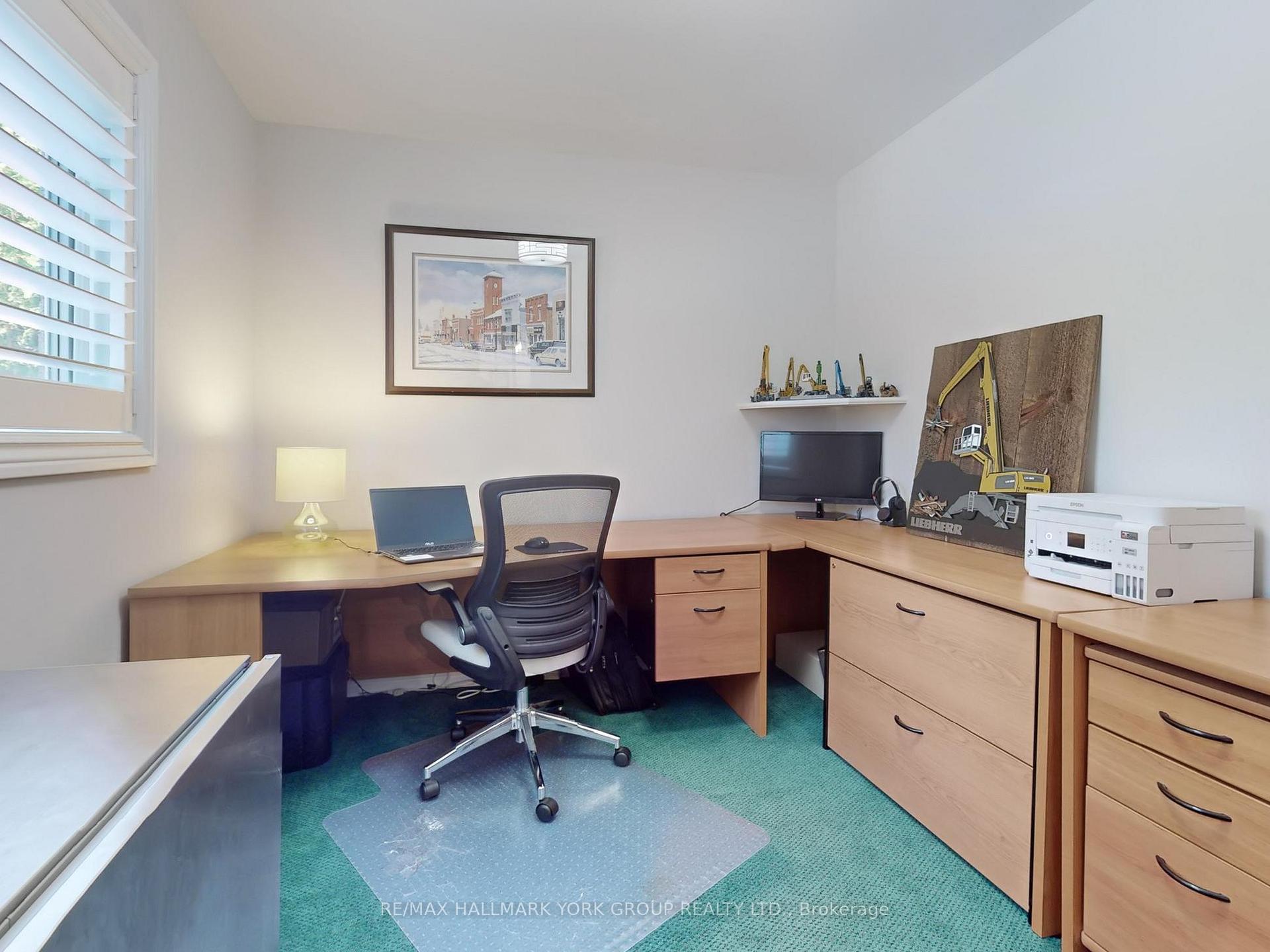 Photo 19 of 94 McGee Crescent, Aurora, Aurora Highlands — HOMEH